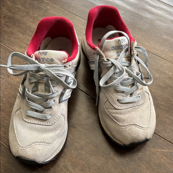 New Balance 574 Women's Sneakers in Gray and red - Picture 3 of 4